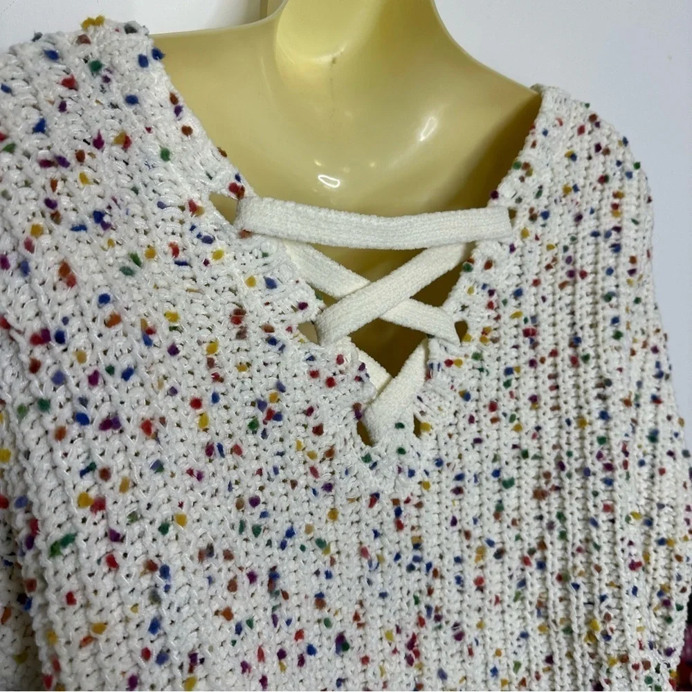I.N. San Francisco White V-neck with Multicolor Specks size M